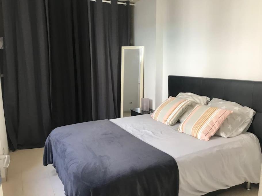 Appartement Avec Terrasse Centre De La Bastide Carcassonne Esterno foto